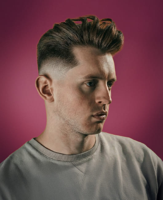 Мужская удлиненная стрижка Faded Pompadour