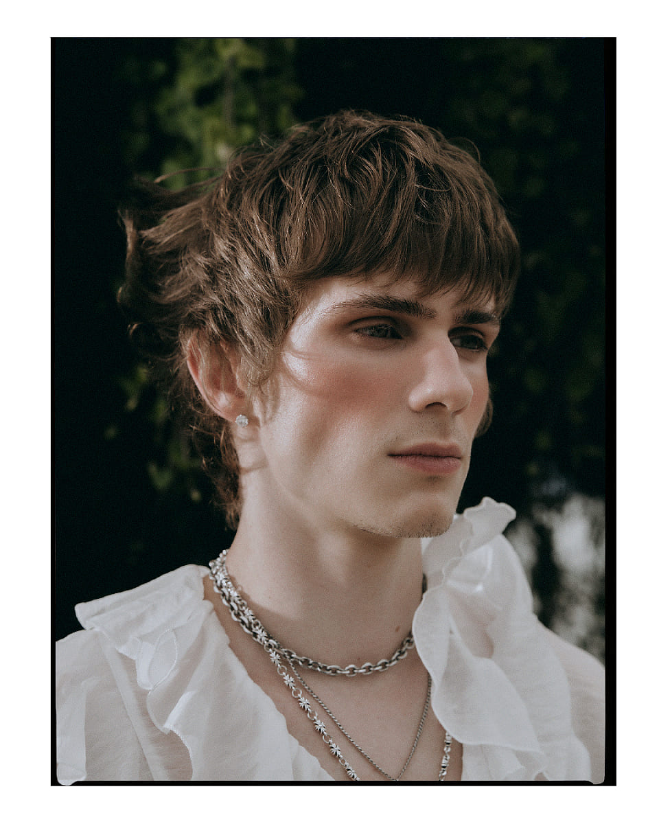 Коллекция FACES. Никита Malou. Блуза с рюшами. Wolf Cut