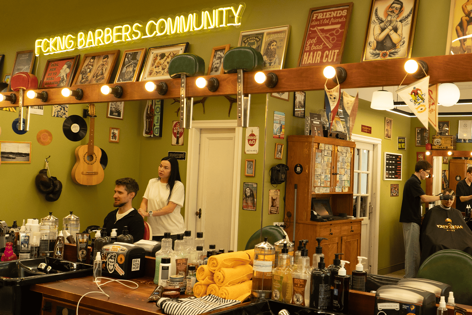Fckng Barbers Бауманская | Барберы за работой