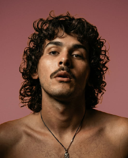 Мужская удлиненная стрижка Curly Shag